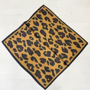 Leopar Desenli İpek Saten Fular (70*70cm)