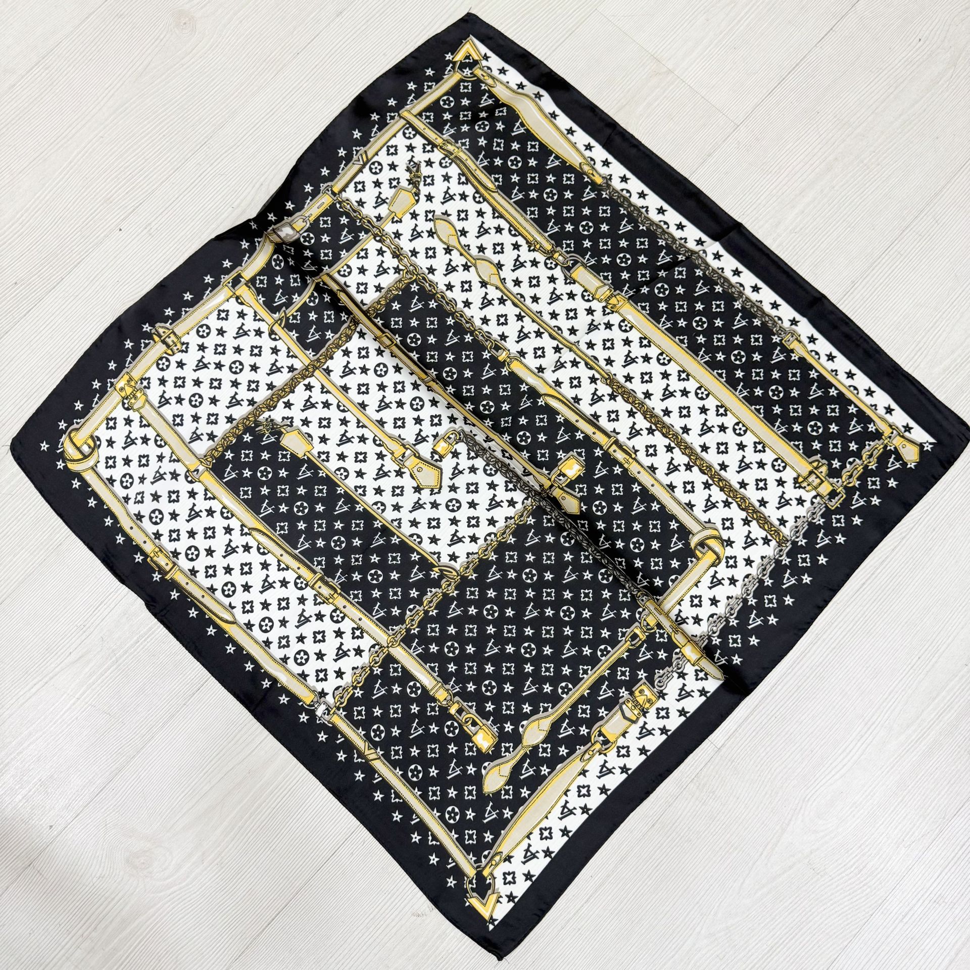 Marka Model İpek Saten Fular (70*70cm)