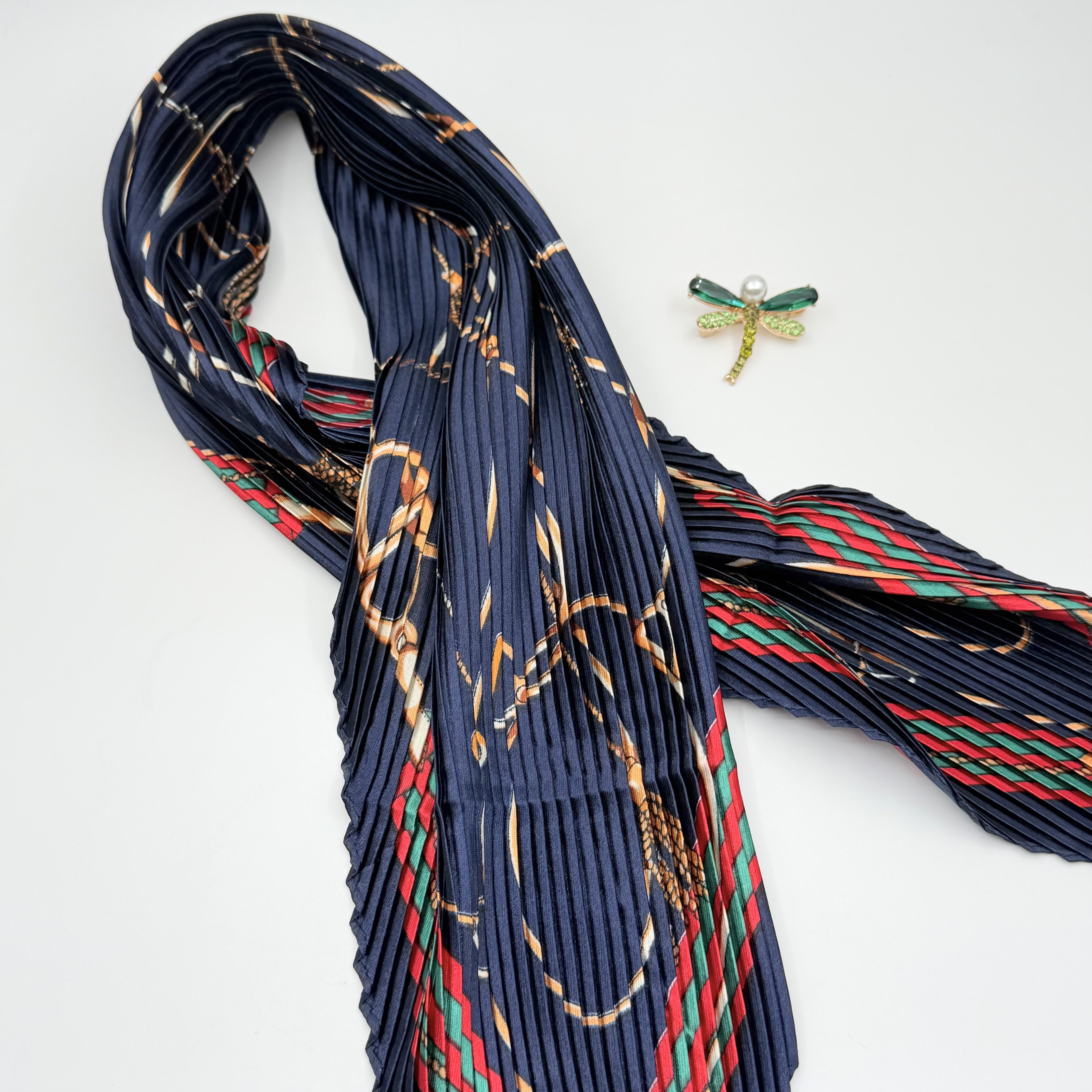 Lacivert Kırmızı Fular Kombin