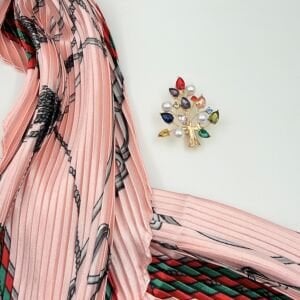 Toz Pembe Fular Kombin