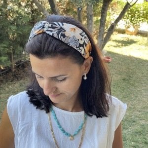 İri Çiçek Desenli Bandana Taç
