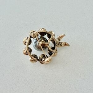 Gri İnci Detaylı Broş