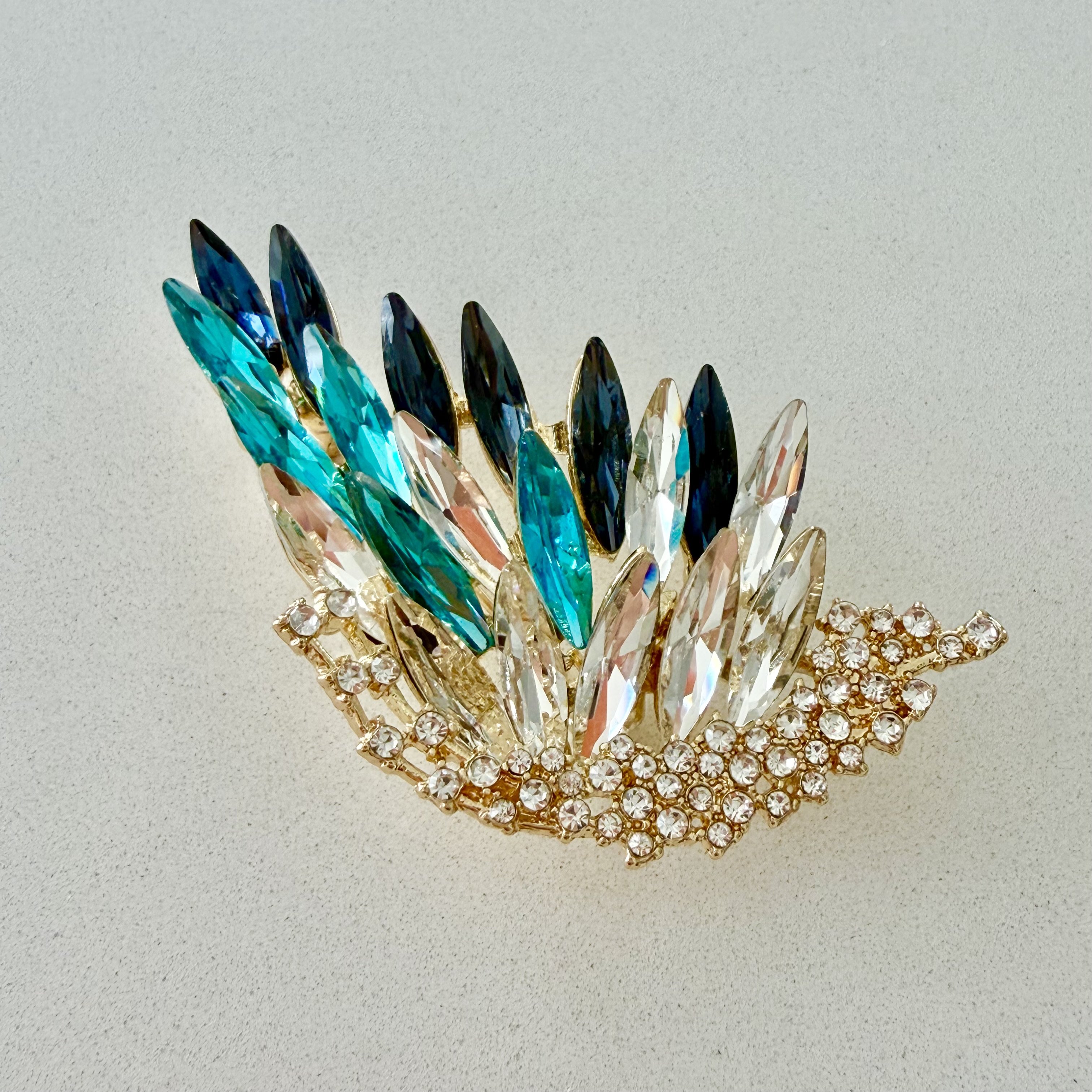 Mavi Beyaz Kristal Taşlı Melek Kanadı Broş