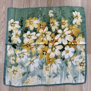 Papatya Desenli İpek Saten Fular (70*70cm)