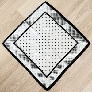 Siyah Puantiyeli İpek Saten Fular (70*70cm)