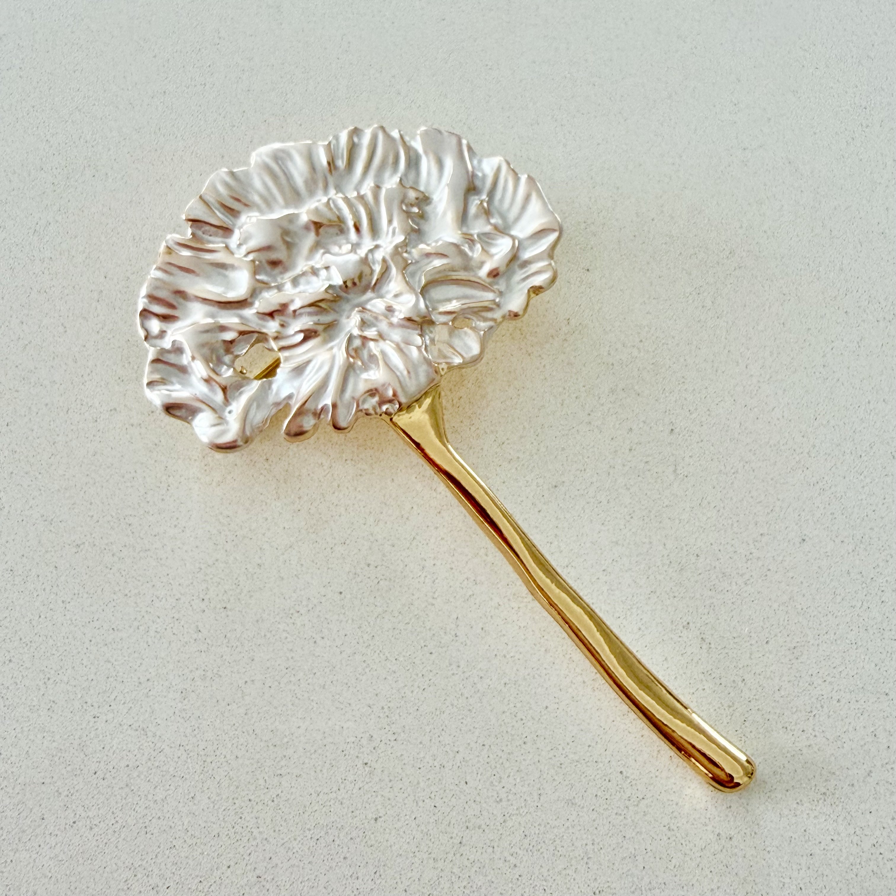 Beyaz Karanfil Broş