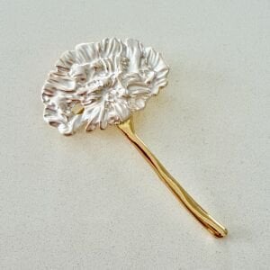 Beyaz Karanfil Broş