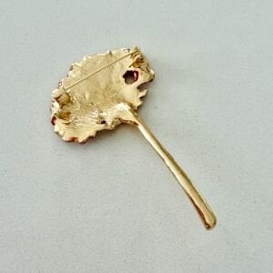 Kırmızı Karanfil Broş