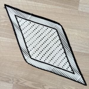 Siyah Puantiyeli Pliseli İpek Saten Fular (70*70cm)