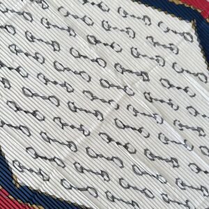 Kırmızı Lacivert Pliseli İpek Saten Fular (70*70cm)