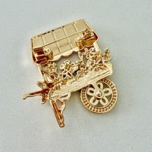 Pembe Renkli Çiçek Standı Broş