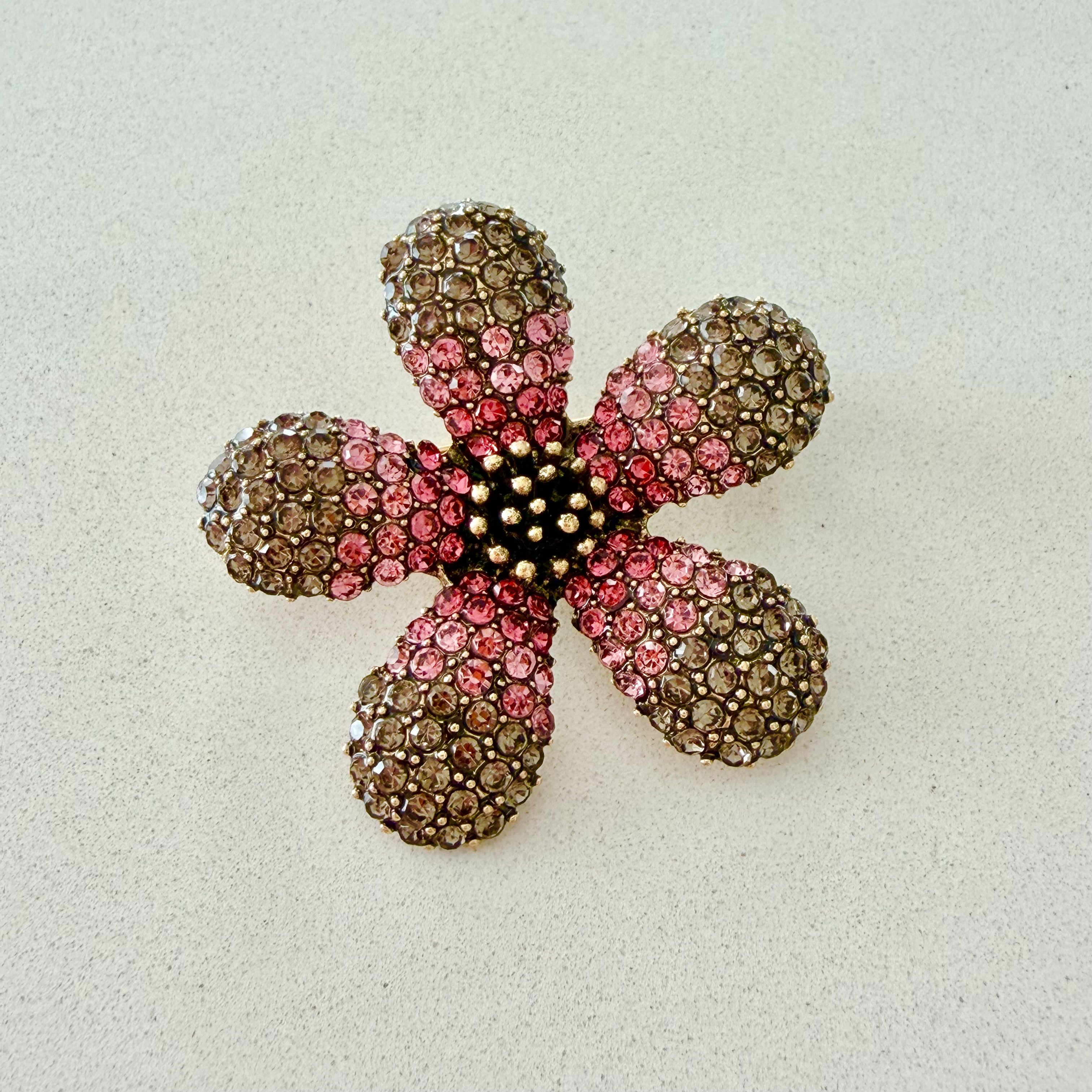 Pembe Gri Taşlı Çiçek Broş