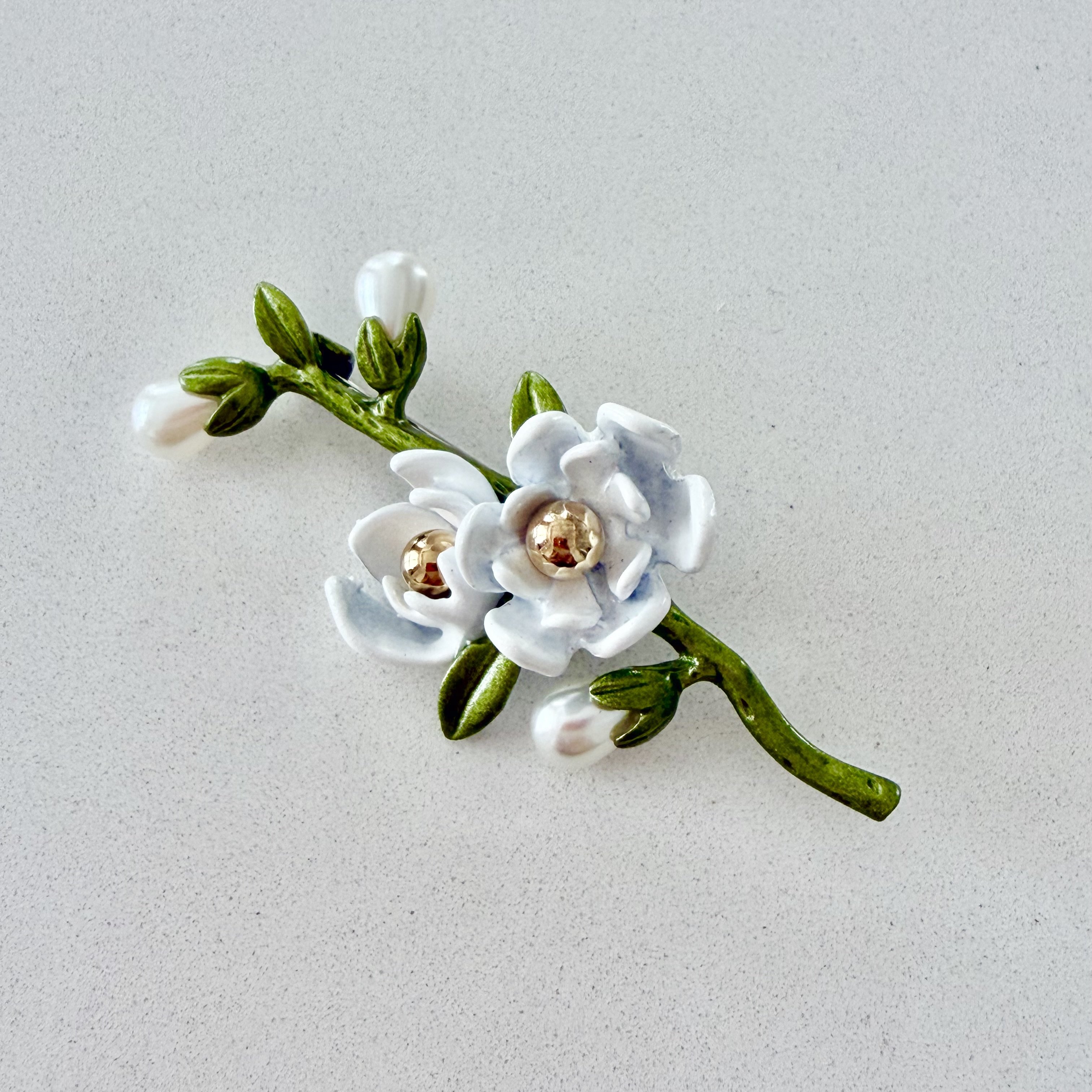 İnci Detaylı Çiçek Broş