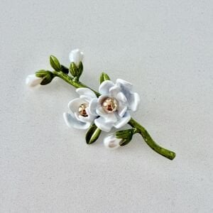 İnci Detaylı Çiçek Broş