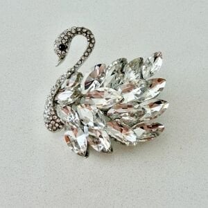 Beyaz Kristal Taşlı Kuğu Broş