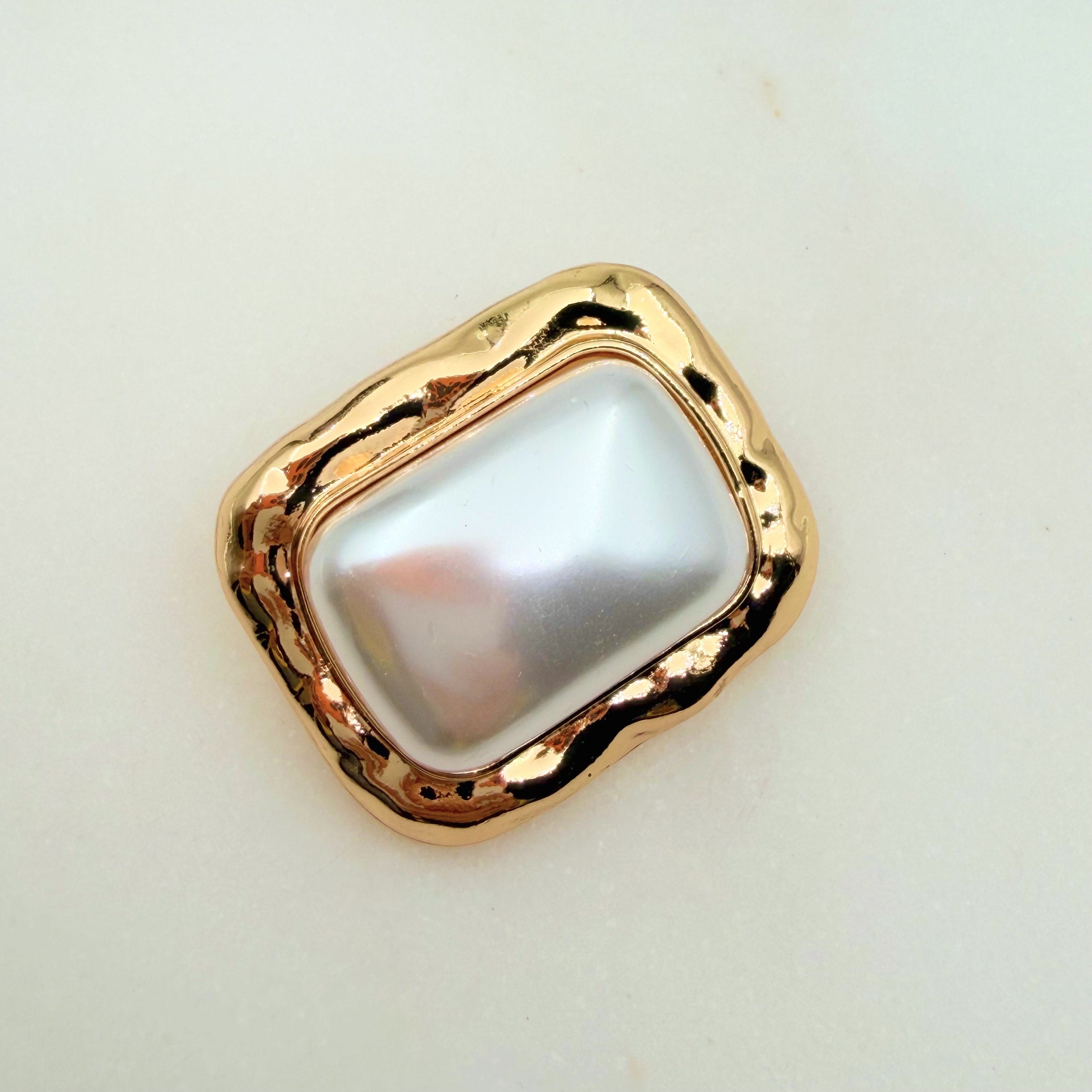 Diktörgen İnci Plaka Broş