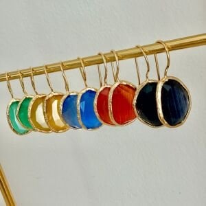 Altın Kaplama Asimetrik Kedigözü Taşlı Küpe