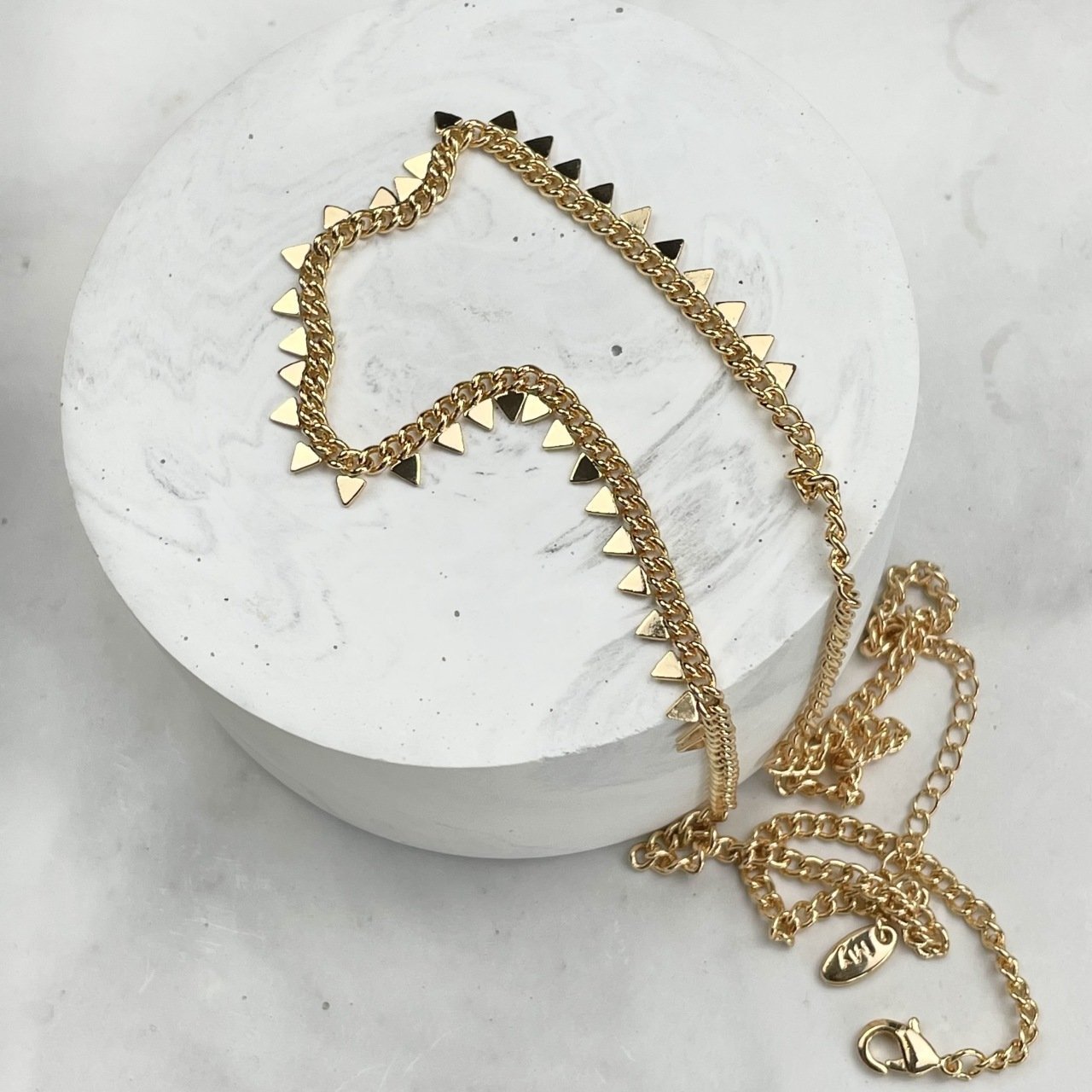 Özel Seri Üçgen Pul Kolye