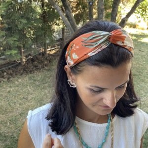 Çiçek Desenli Bandana taç