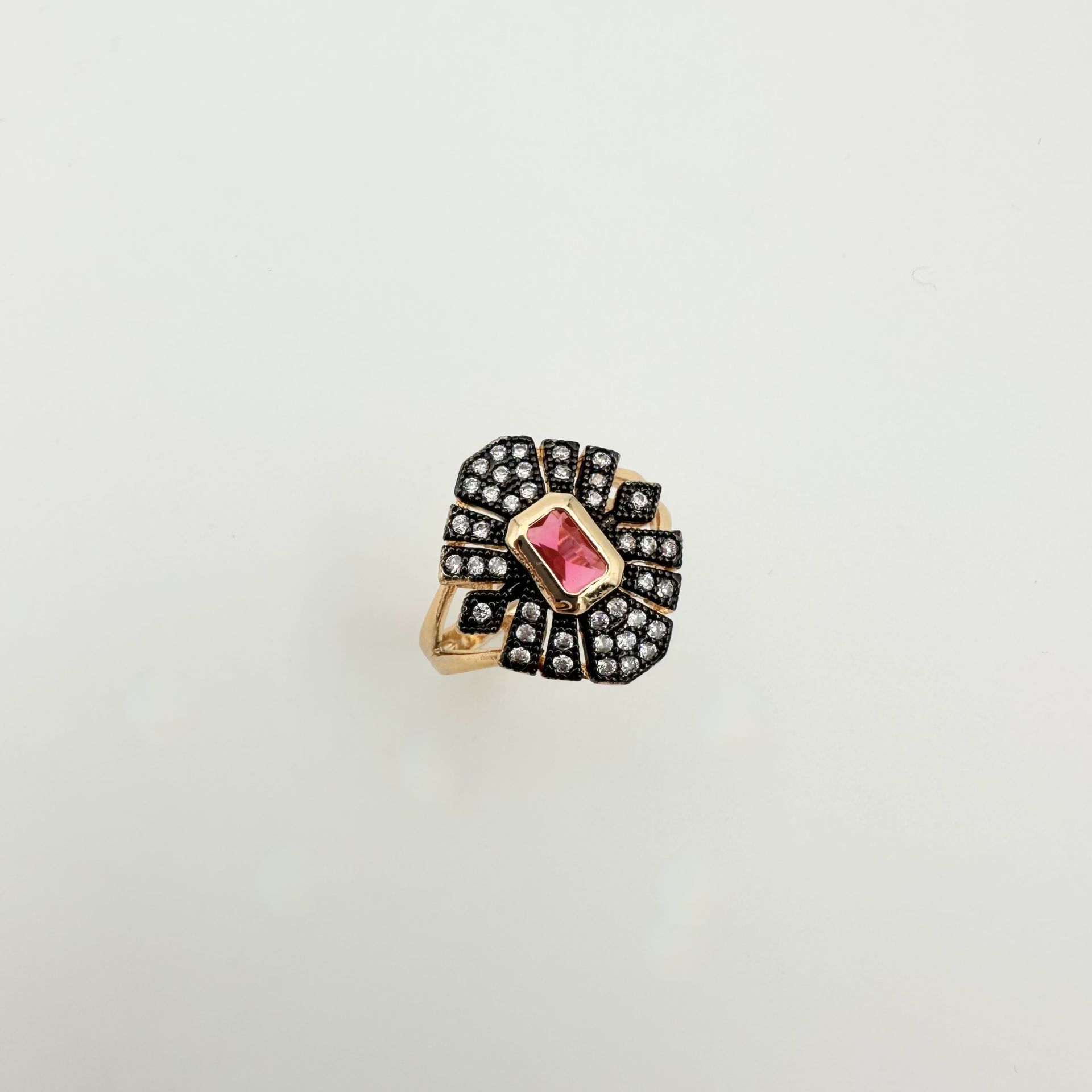 Özel Seri Vintage Pembe Taşlı Elmas Montör Yüzük