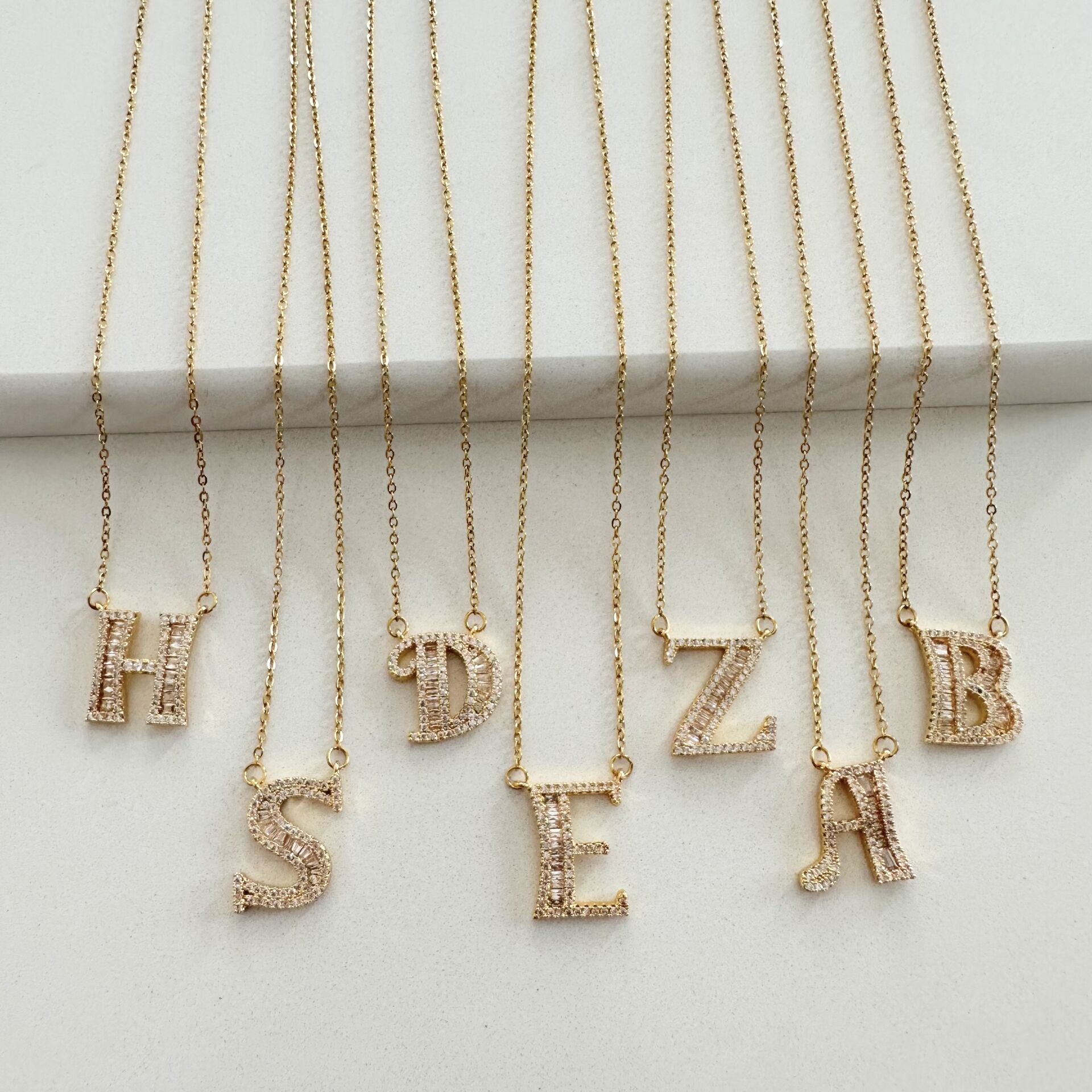 Taşlı Çelik Harf Kolye