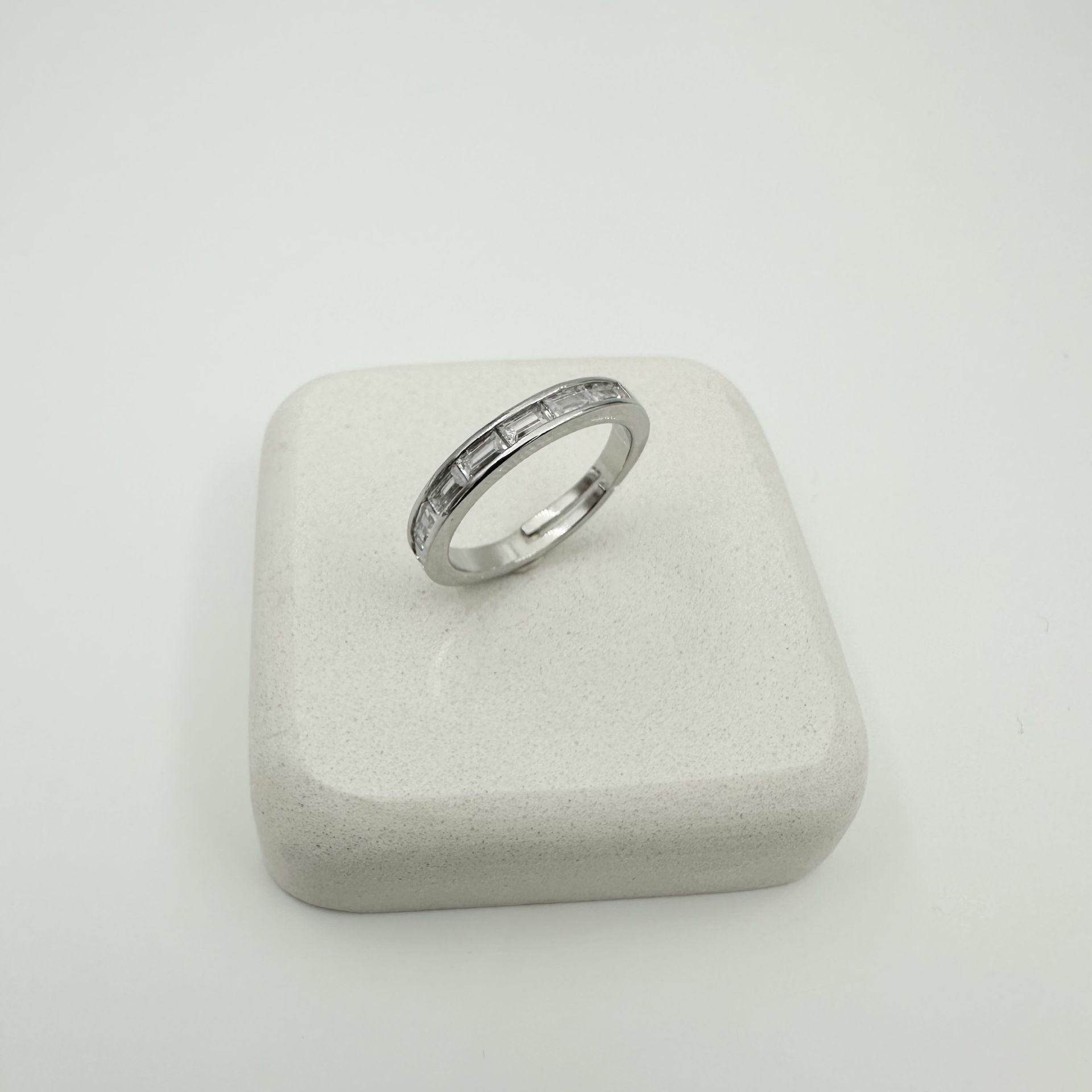 Özel Seri Taşlı İnce Yüzük -silver-