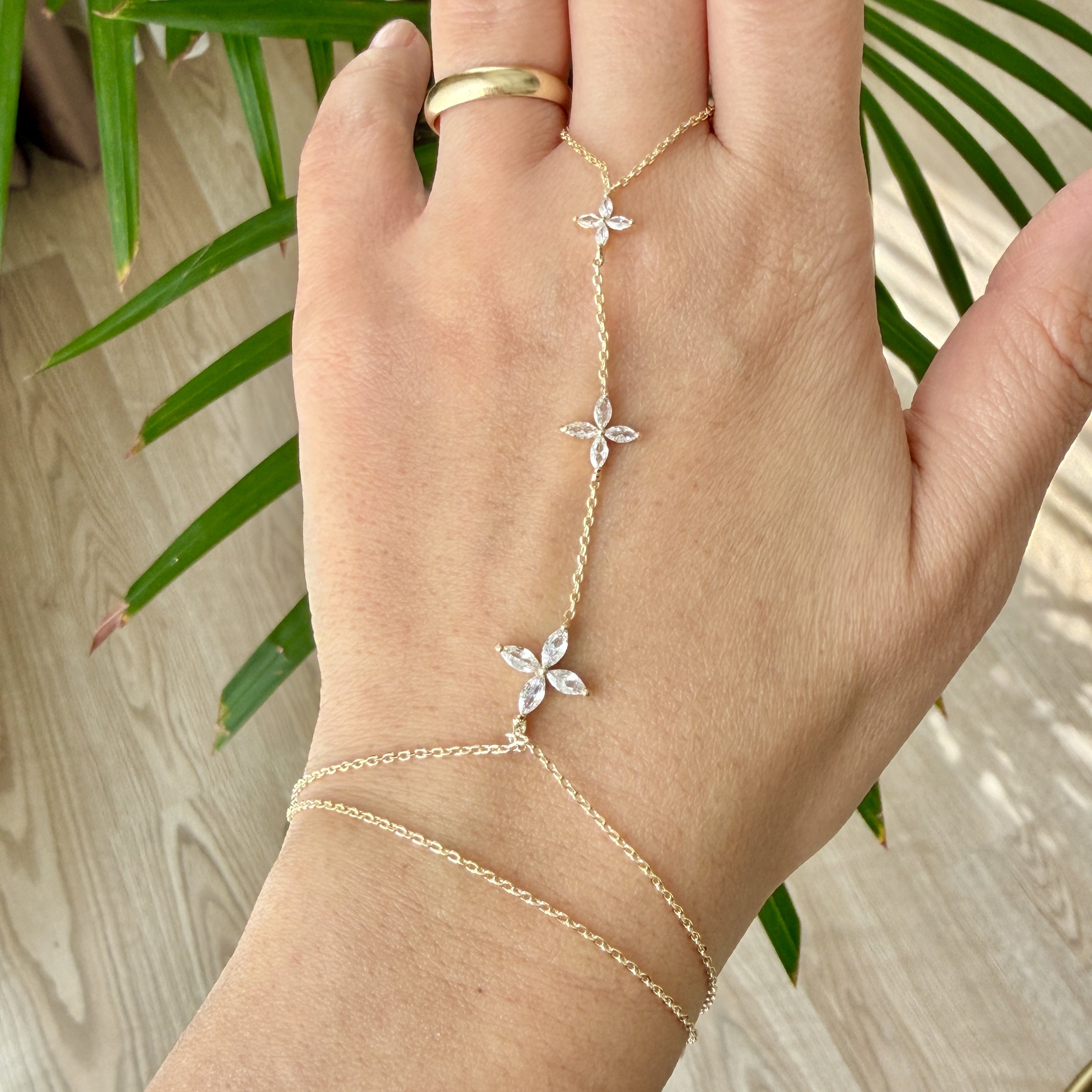 Altın Kaplama Taşlı 3 Yonca Şahmeran