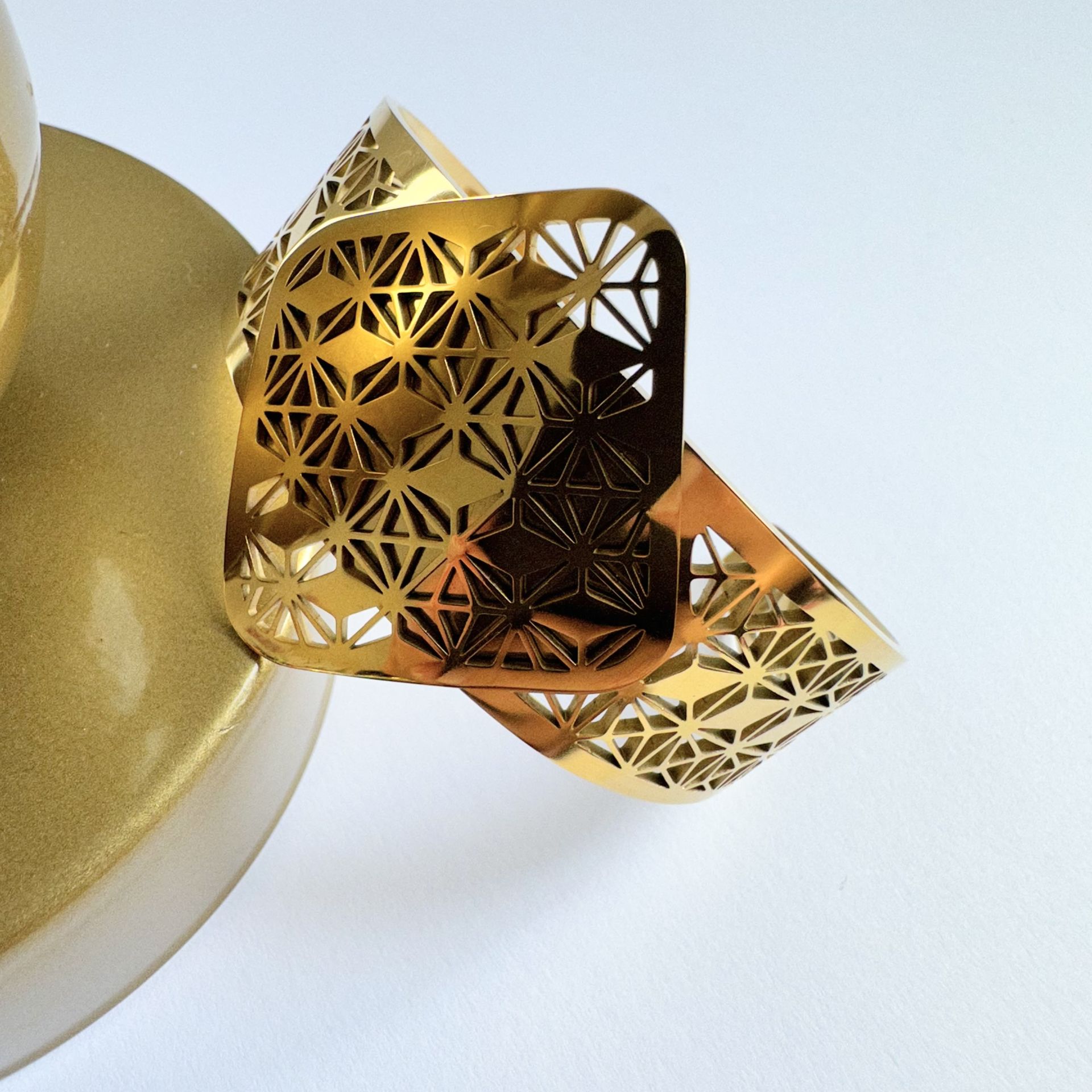 Çelik Yaşam Çiçeği Geniş Kelepçe