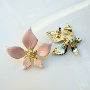 Altın Kaplama Pudra Pembesi Mineli Çiçek Küpe