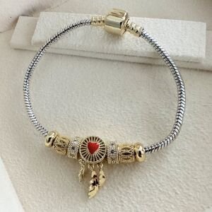 Altın Kaplama Kırmızı Kalp Tüy Sallantılı Charm Bileklik