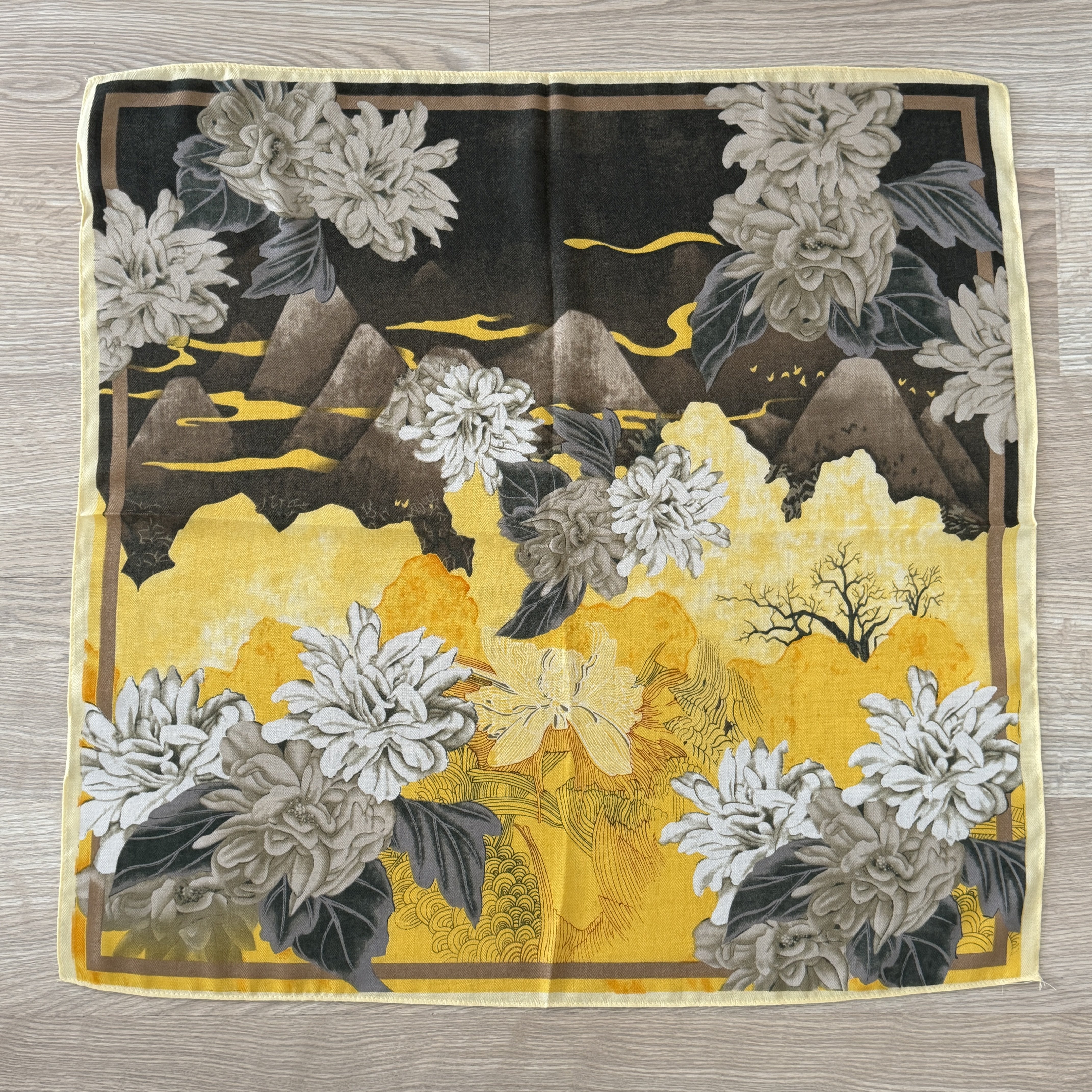 Kahve Krem Çiçek Desenli Pamuklu Şal 70*70cm