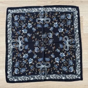 Lacivert Mavi Çiçekli Pamuklu Şal 70*70cm