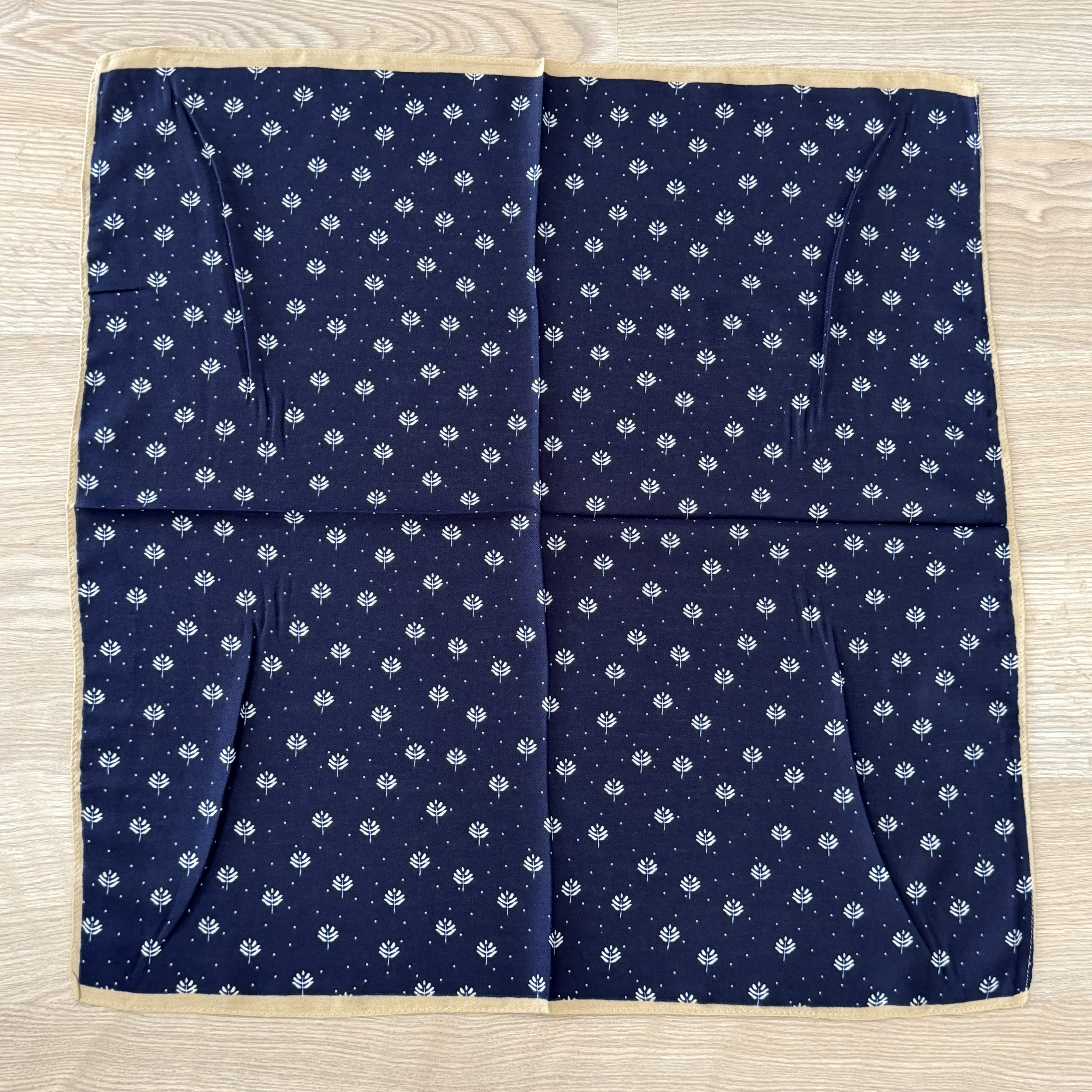Lacivert Mini Çiçekli Pamuklu Şal 70*70cm