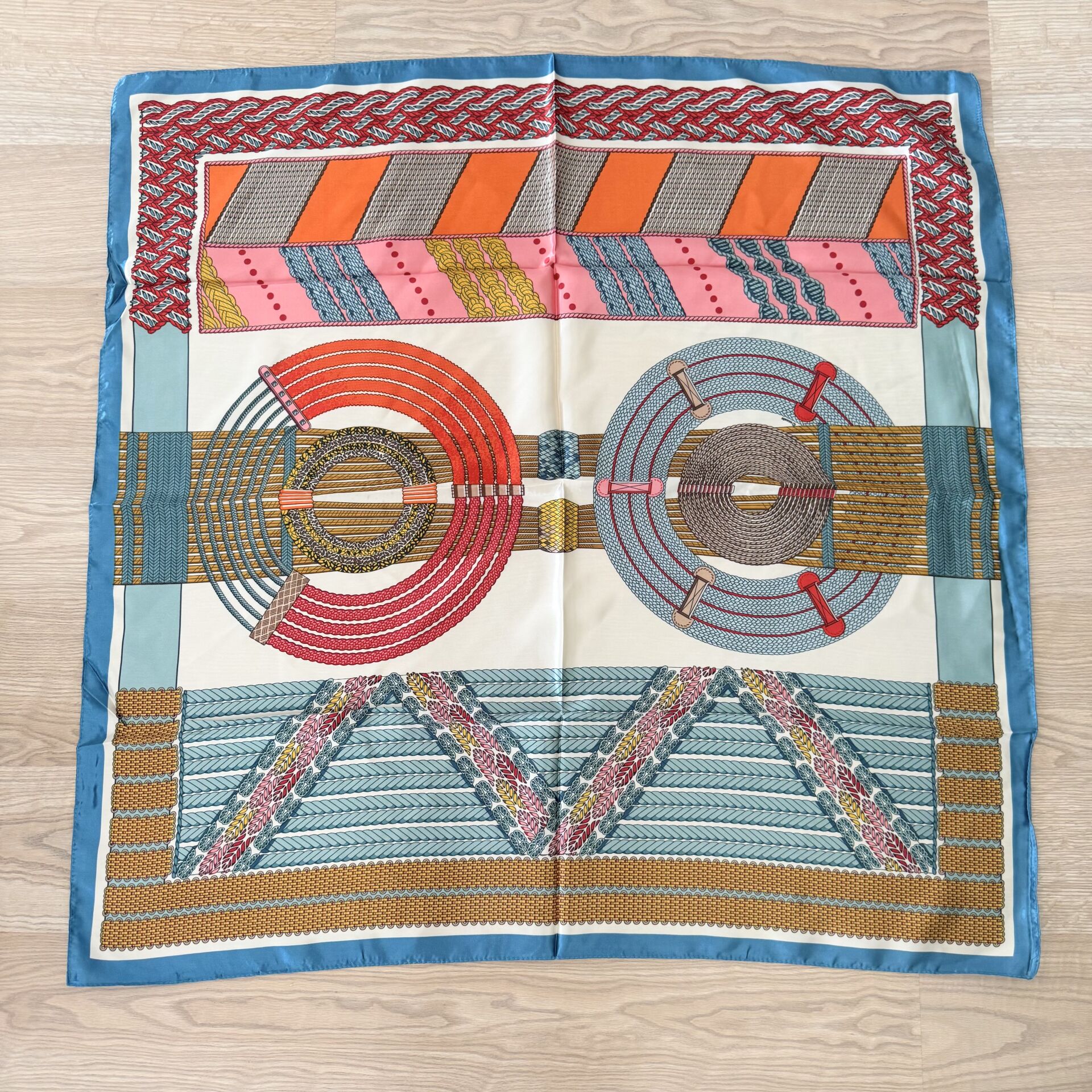 Geometrik Desenli İpek Saten Fular (90*90)