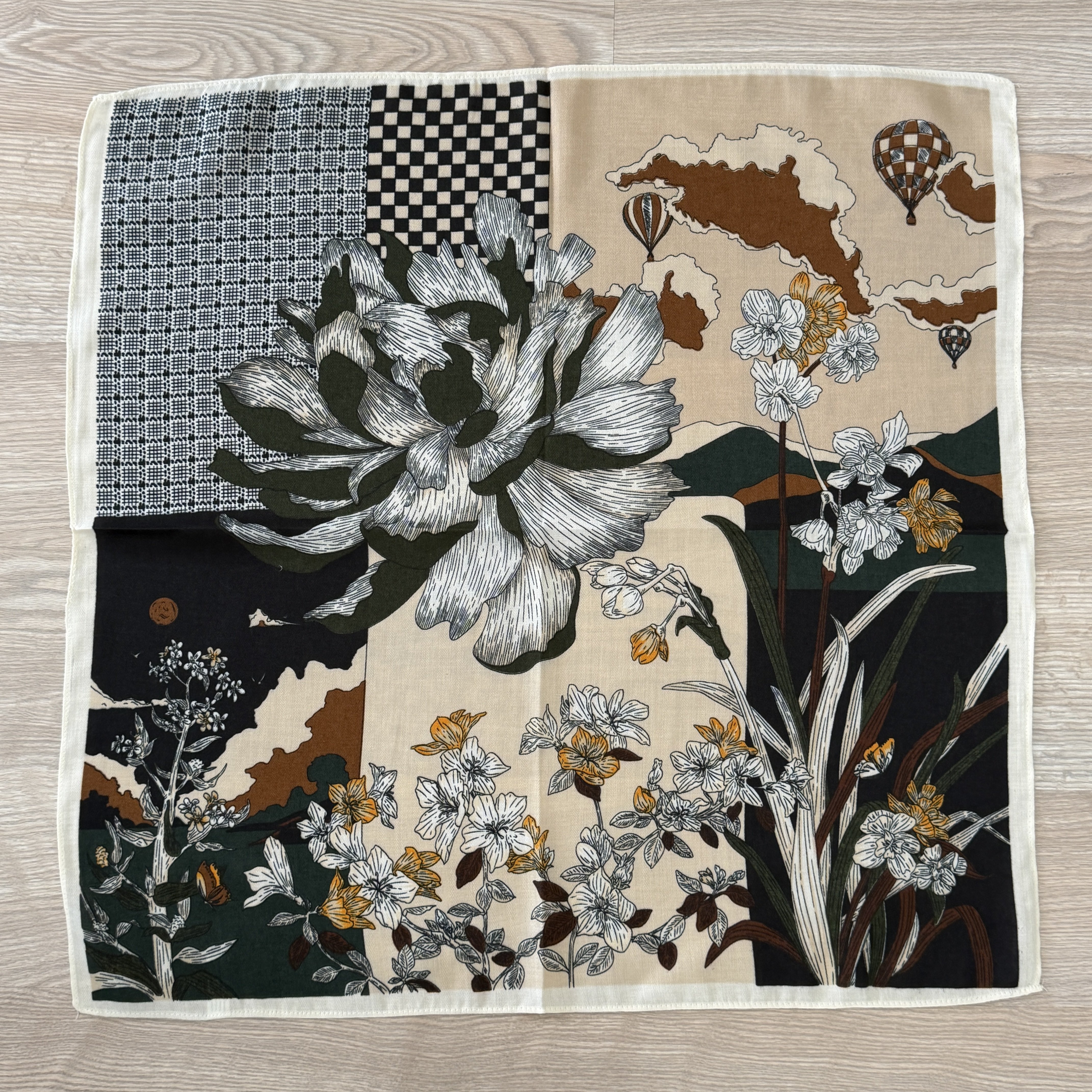 İri Çiçek Desenli Pamuklu Şal 70*70cm