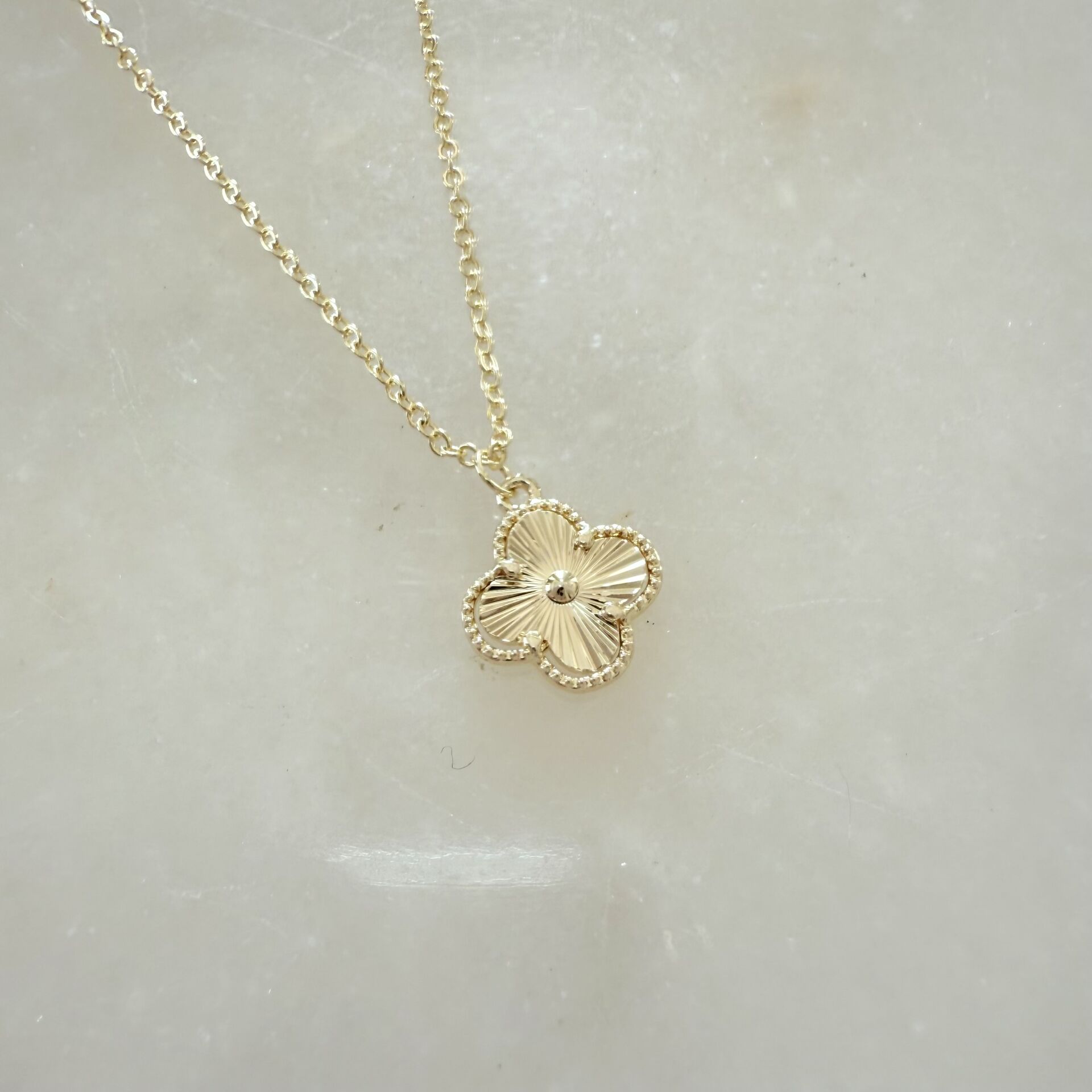 Özel Seri Yonca Kolye