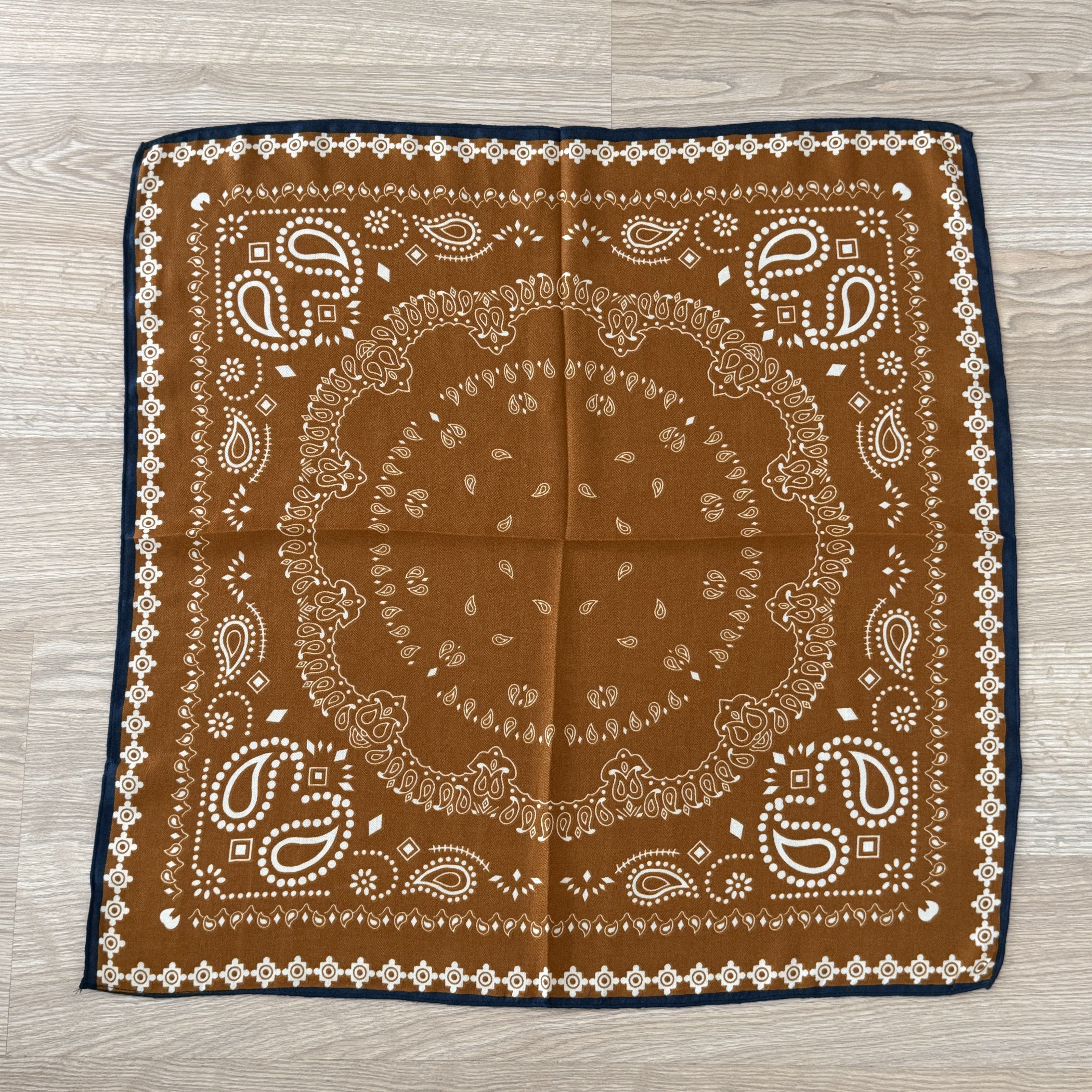Kahverengi Etnik Desenli Pamuklu Şal 70*70cm