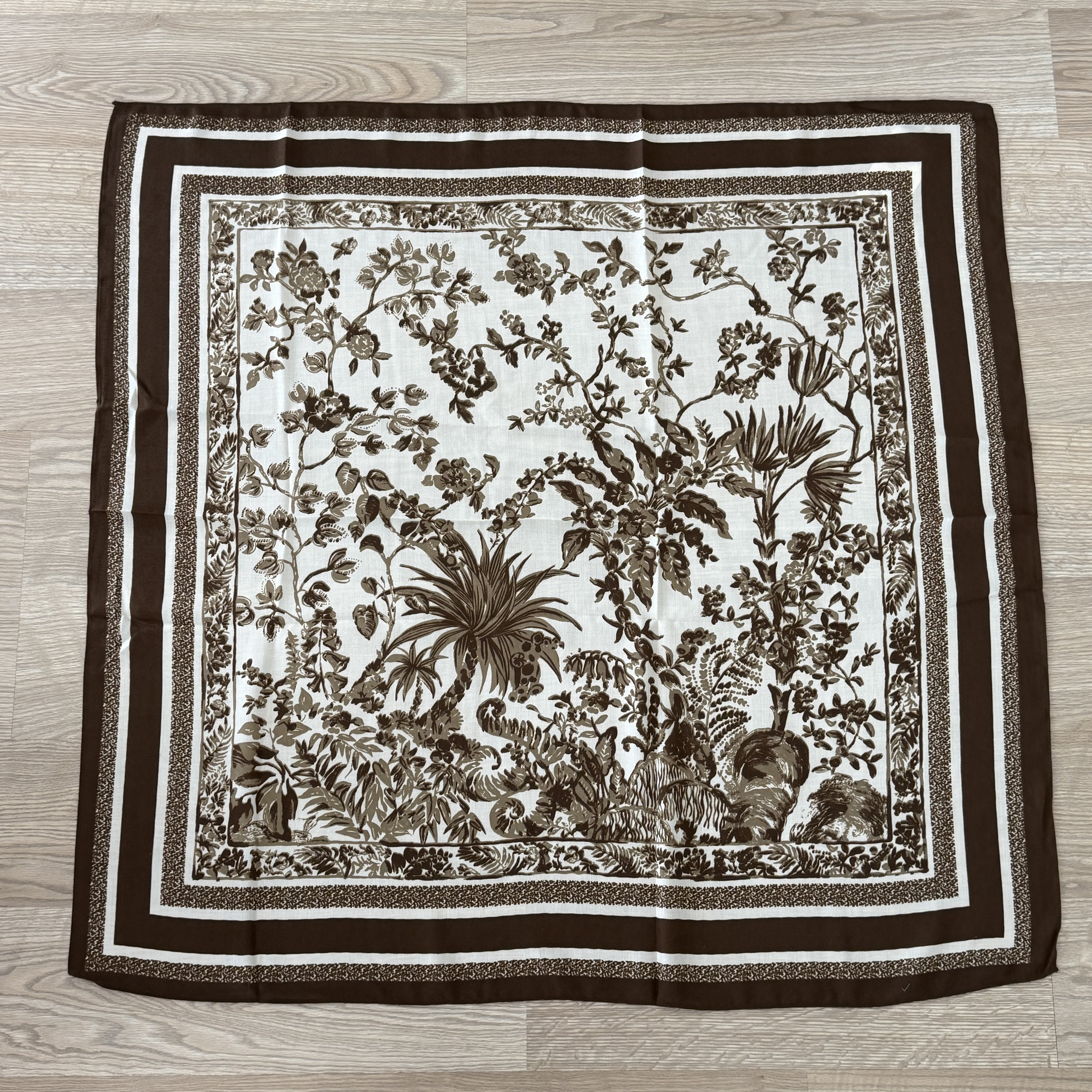 Kahverengi Çiçekli Pamuklu Şal 90*90cm