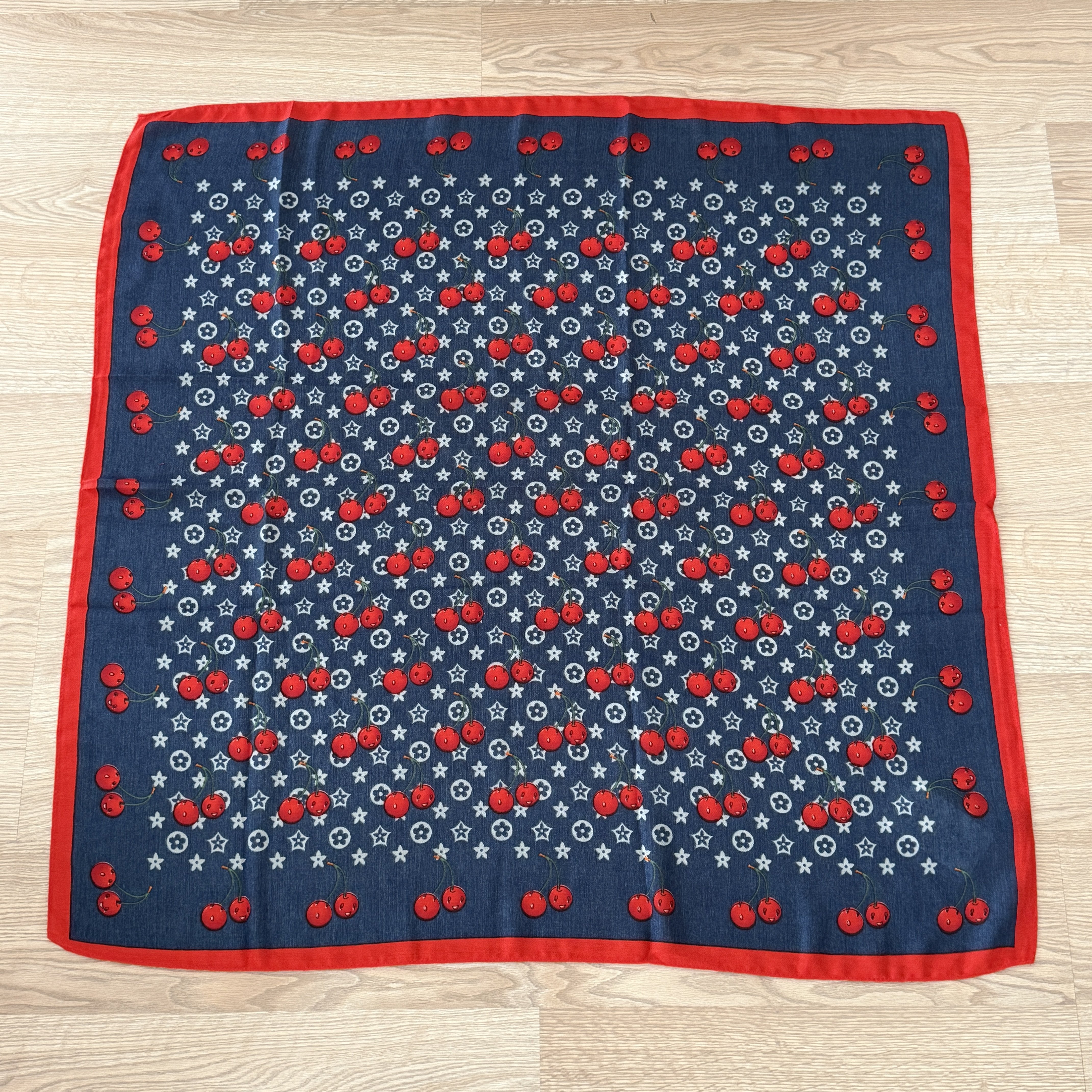 Lacivert Kırmızı Kirazlı Pamuklu Şal 90*90cm