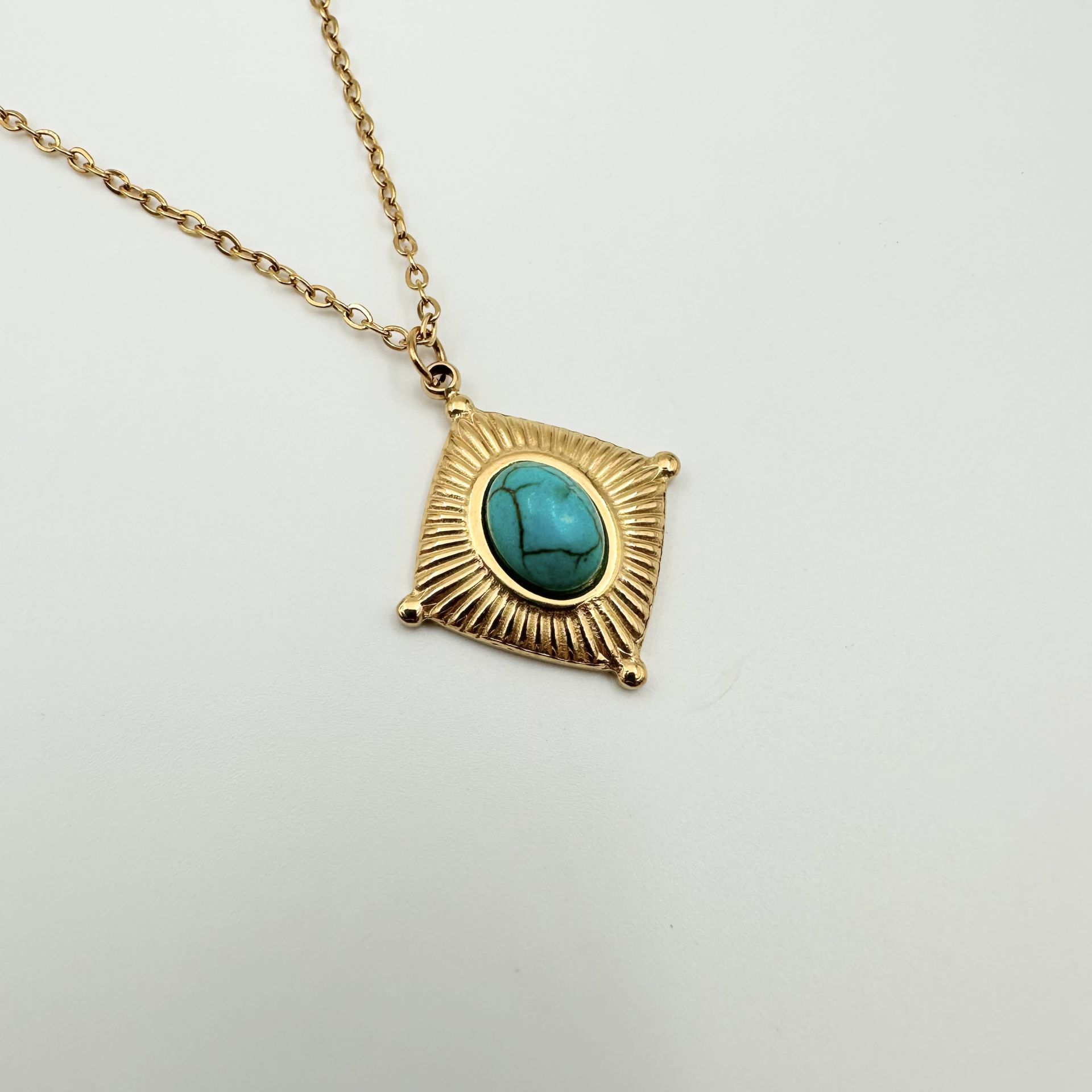 Çelik Minimal Tırtıklı Mavi Opal Taşlı Kolye