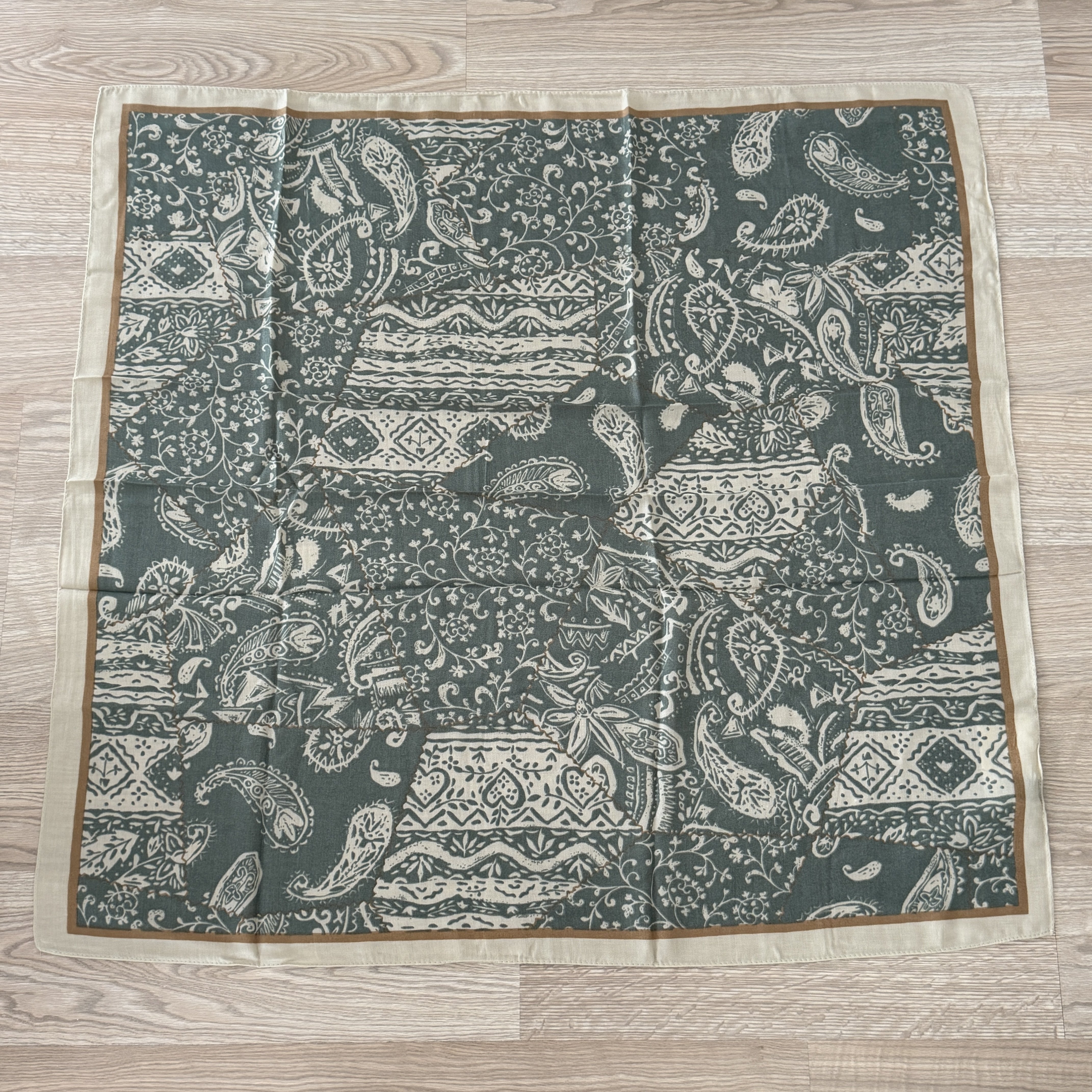 Yeşil Parçalı Şal Desen Pamuklu Şal 90*90cm