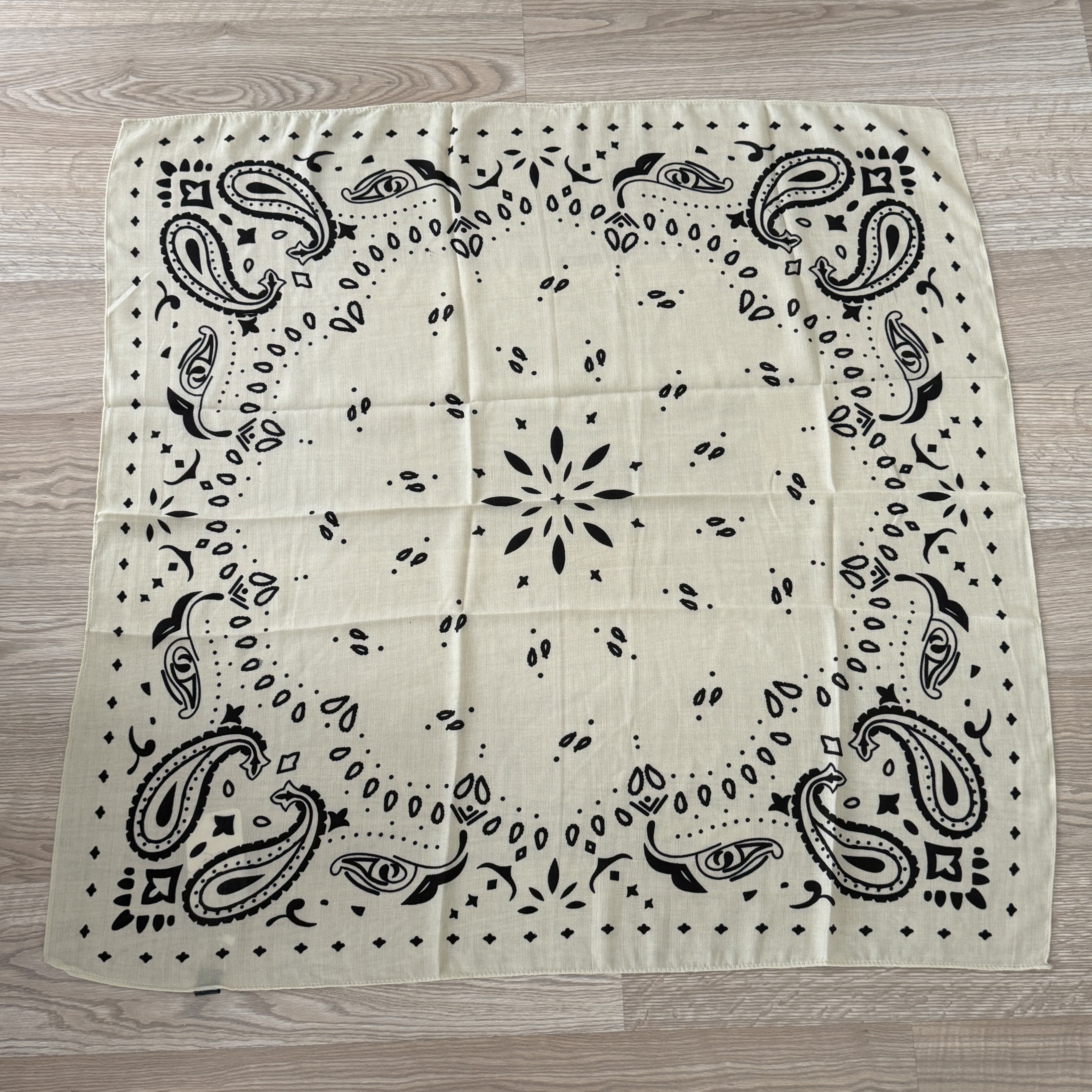 Krem Rengi Marka Model Pamuklu Şal 90*90cm
