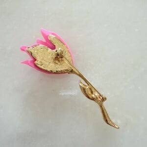 Pembe Lale Broş