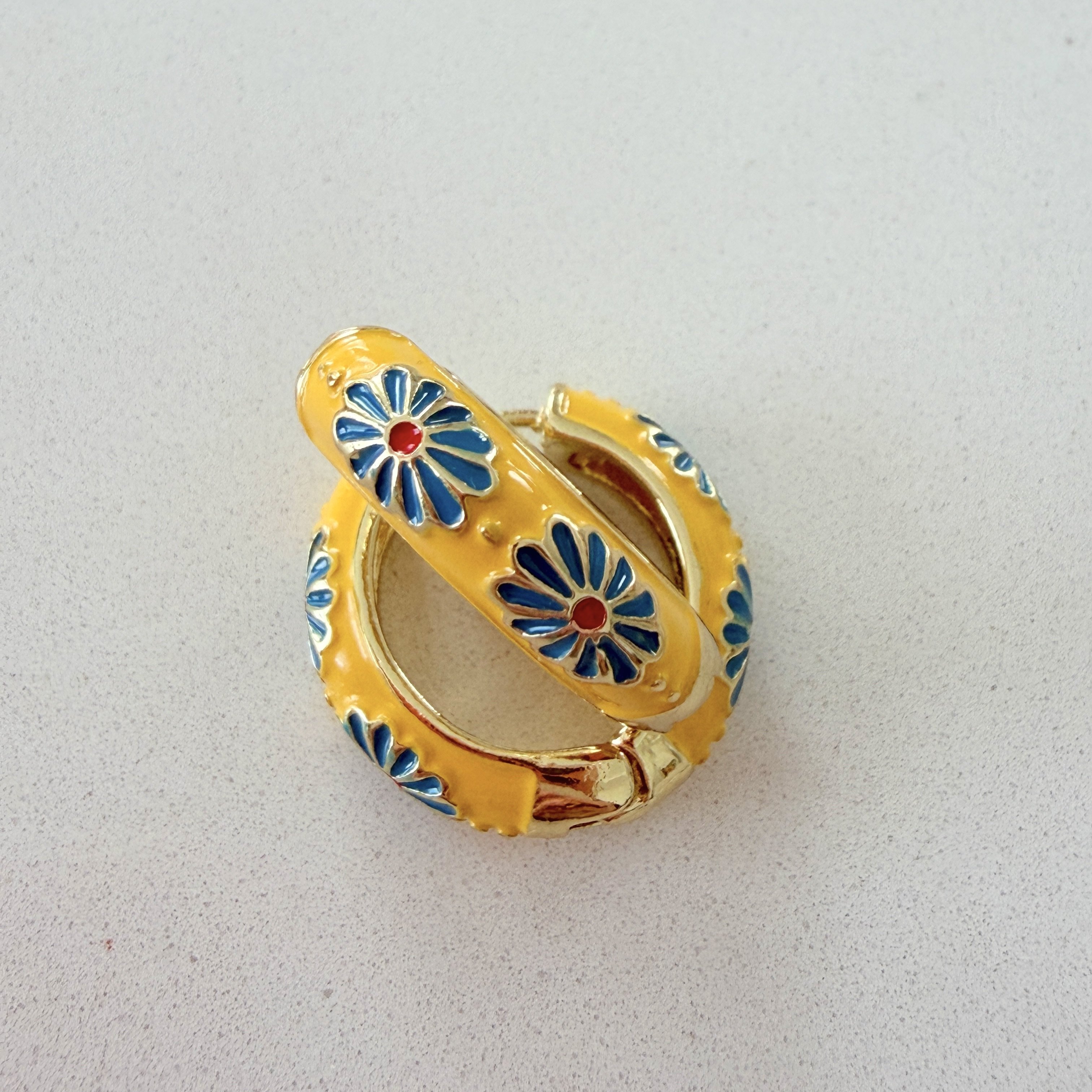 Sarı Mineli Halka Küpe