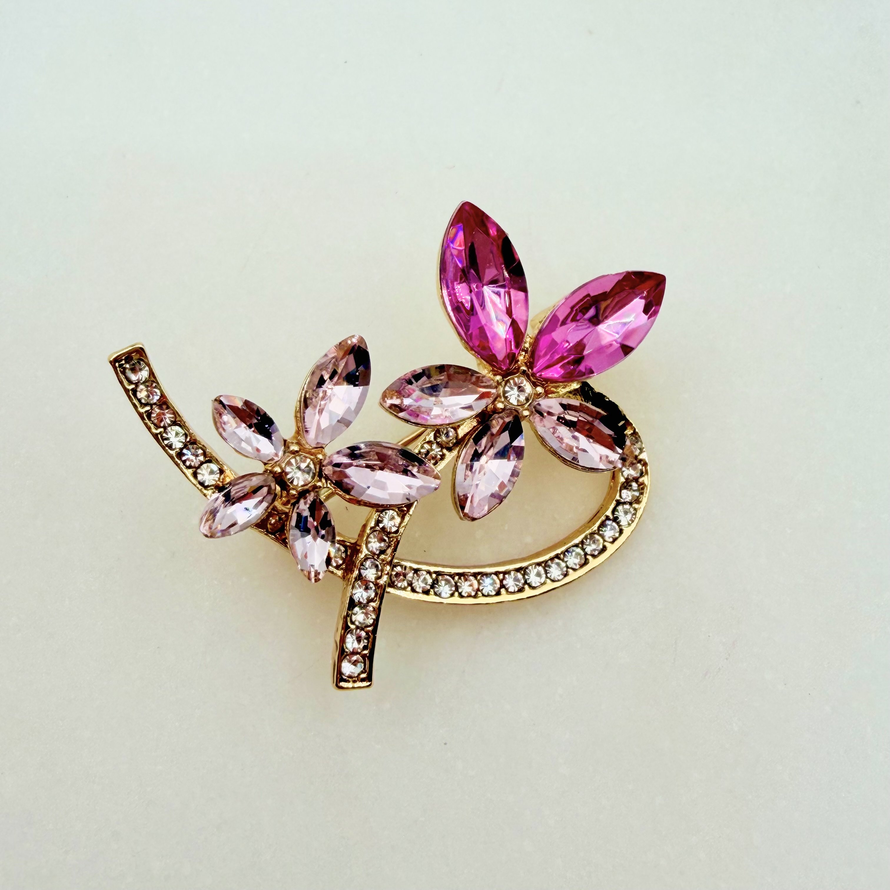 Pembe Kristal Taşlı Çiçek Broş
