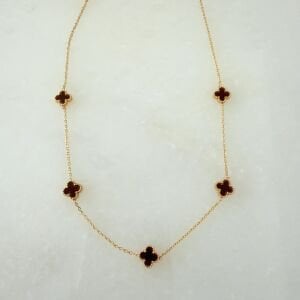 Çelik Bordo Minimal Yonca Kolye