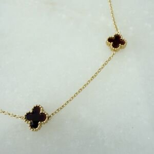 Çelik Bordo Minimal Yonca Kolye