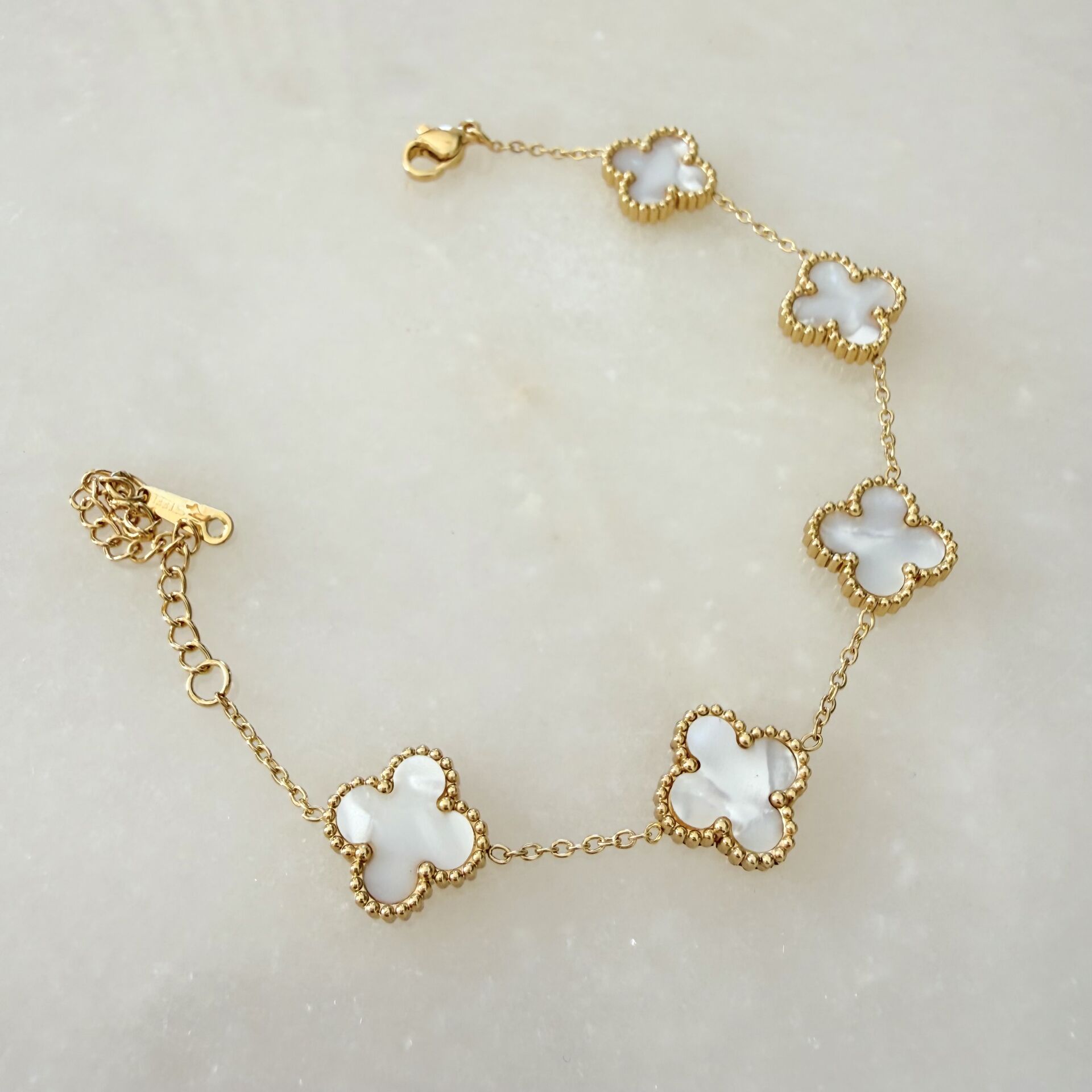 Çelik Beyaz Yonca Bileklik