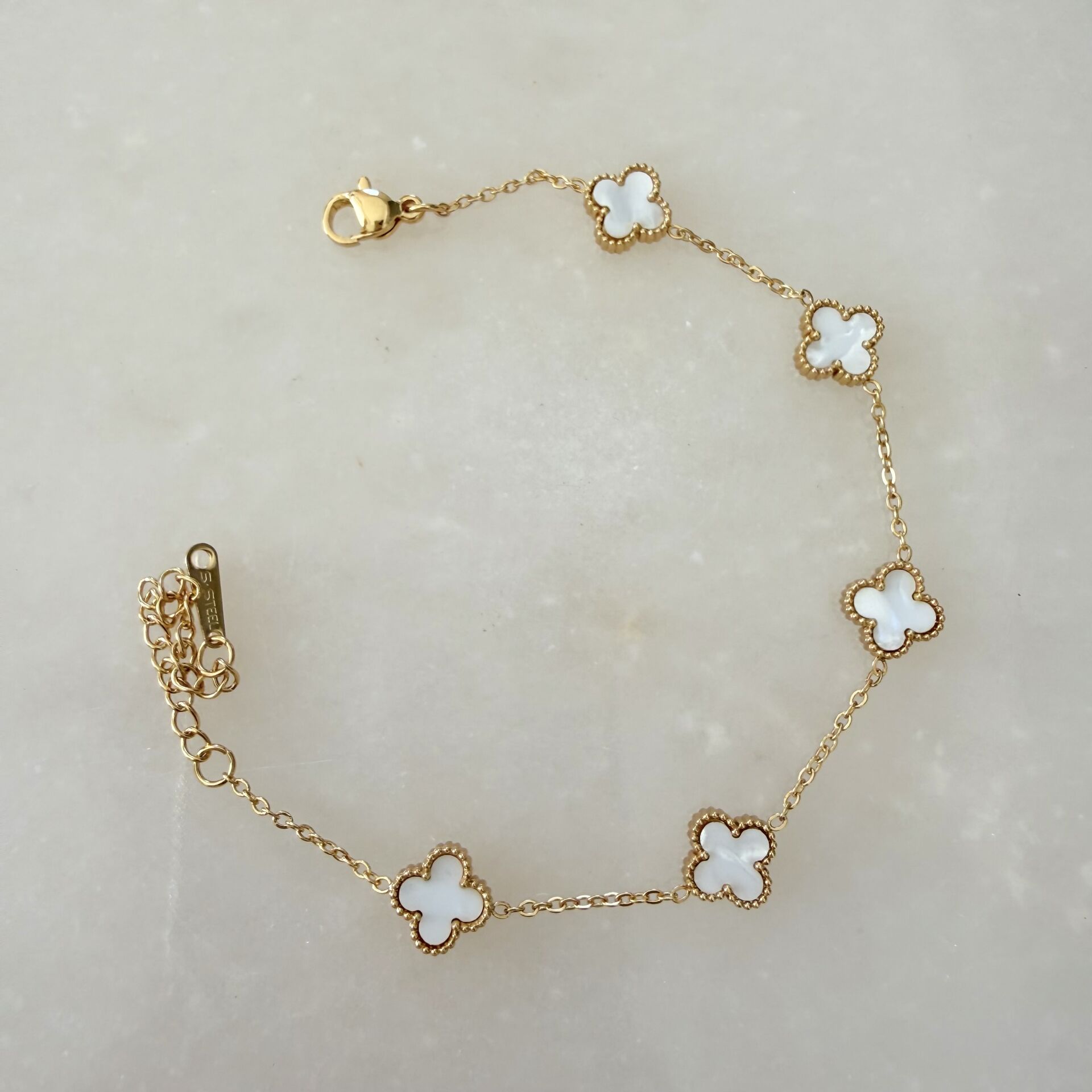 Çelik Beyaz Minimal Yonca Bileklik