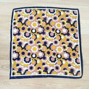 Çiçek Desenli İpek Saten Fular (70*70)